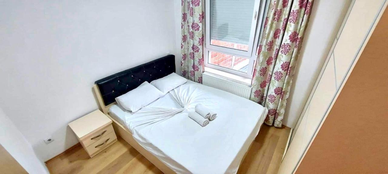 Bright & Lovely Apartment In The City Center Pristina Kültér fotó