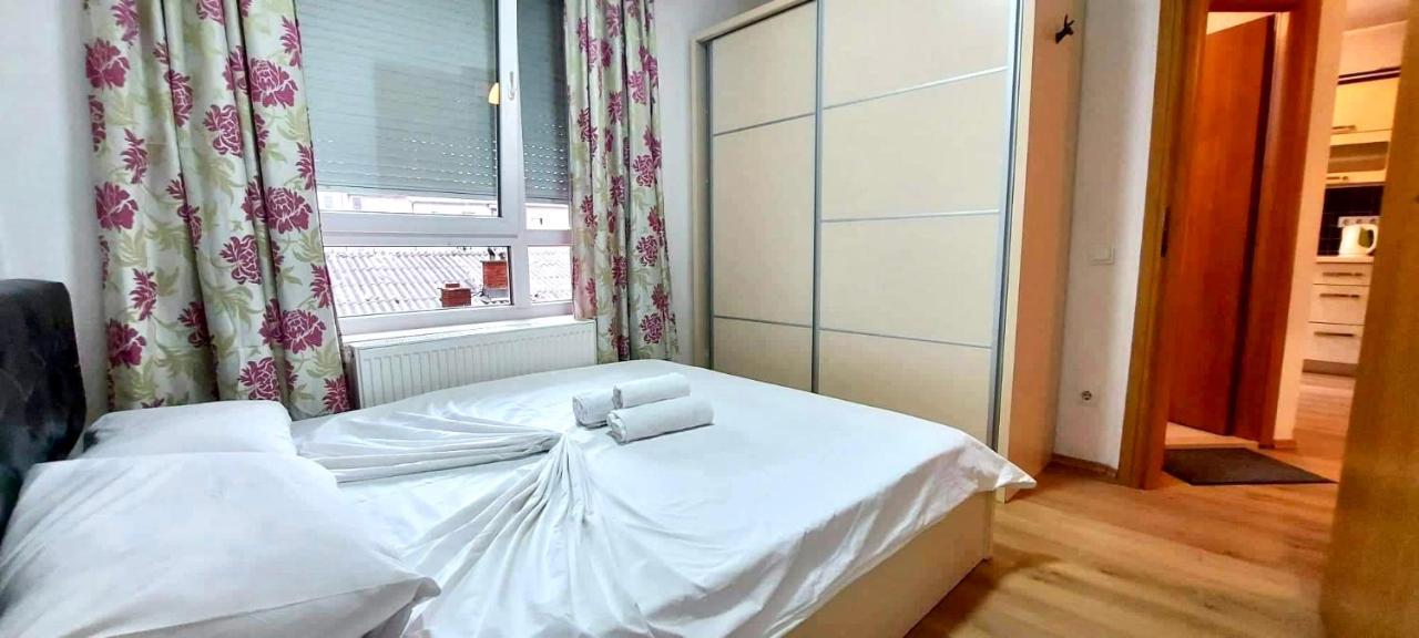 Bright & Lovely Apartment In The City Center Pristina Kültér fotó